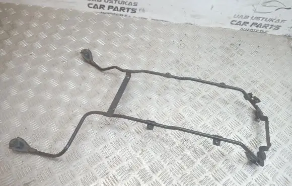 Mitsubishi Pajero Intercooler pipe mounting bracket 