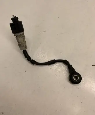 Volkswagen PASSAT B6 Detonation knock sensor 021905377E