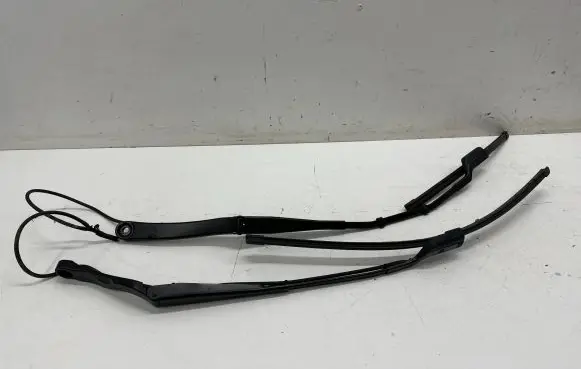 Tesla Model 3 Windshield/front glass wiper blade 109646600A