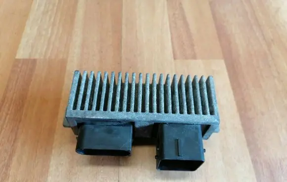 Renault Laguna III Glow plug pre-heat relay 8200558438 8200558438A RCS812