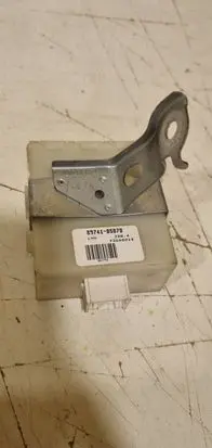 Toyota Avensis T270 Door control unit/module 8974105070
