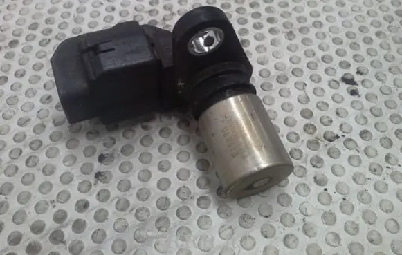 Volvo V70 Crankshaft speed sensor 30713485 0296001211 060313
