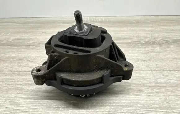 BMW 1 F20 F21 Engine mount bracket 6787657 200911