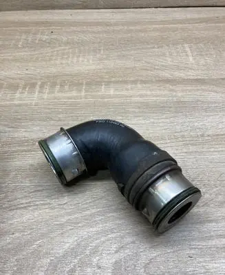 Volkswagen Touran I Intercooler hose/pipe 1T0145790B 038131111A