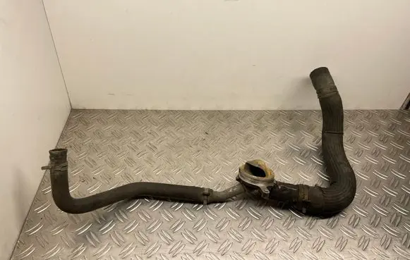 Engine coolant pipe/hose