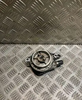 BMW 5 E39 Vacuum pump 2249939