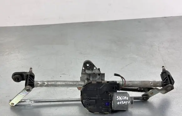 Skoda Octavia Mk3 (5E) Front wiper linkage and motor 5E1955023B