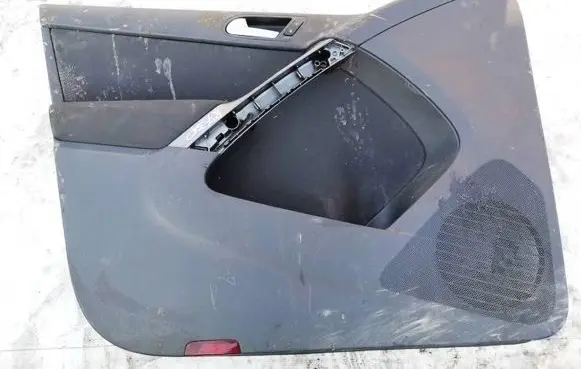 Volkswagen Tiguan Front door card panel trim 5n0867011
