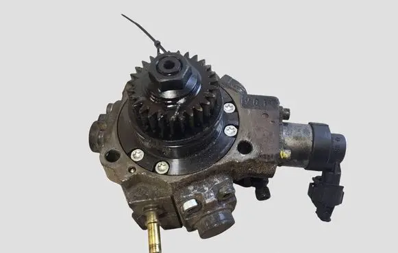 Renault Trafic III (X82) Fuel injection high pressure pump 0445010404 4082155 167008960RA