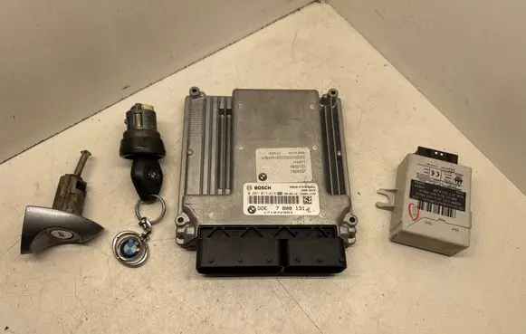 BMW X5 E53 Engine ECU kit and lock set 7800131 6941985