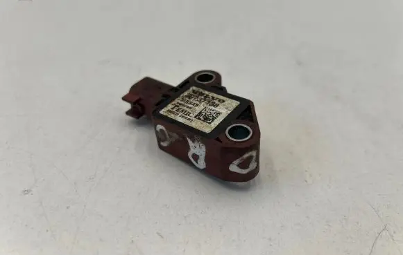 Volvo V50 Airbag deployment crash/impact sensor 30737138