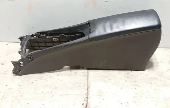 Toyota Avensis T270 Armrest 5885605010 5891105090 5891205010