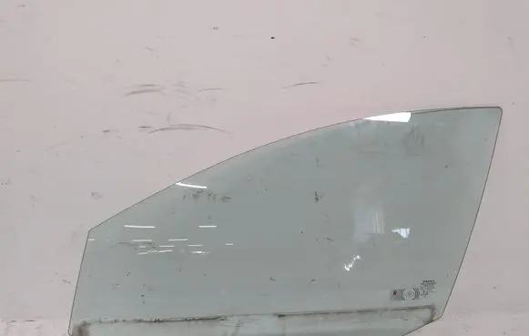 Volvo XC60 Front door window glass four-door