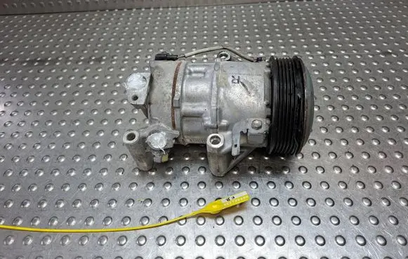 Toyota Yaris Air conditioning (A/C) compressor (pump) S27725809 4472604202