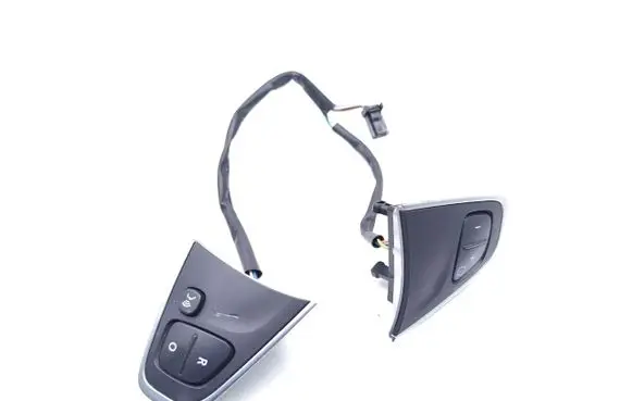 Renault Clio IV Steering wheel buttons/switches 631561000A