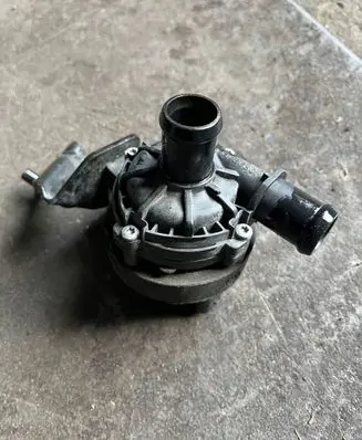Volkswagen Golf VII Electric auxiliary coolant/water pump 2Q0965567B