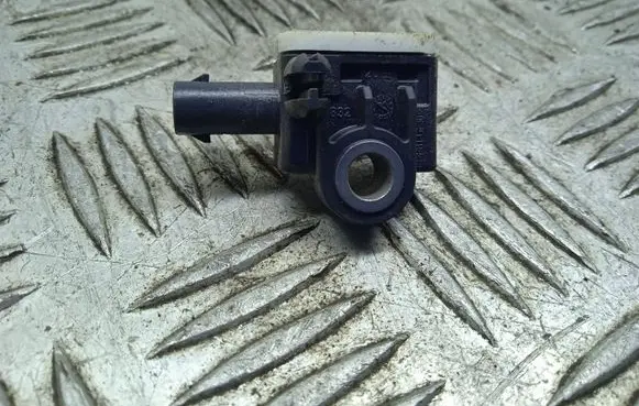Mercedes-Benz ML W166 Airbag deployment crash/impact sensor A1668210151