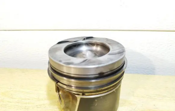 Mercedes-Benz Sprinter W906 Piston A6510300017 0180254125 17483L118