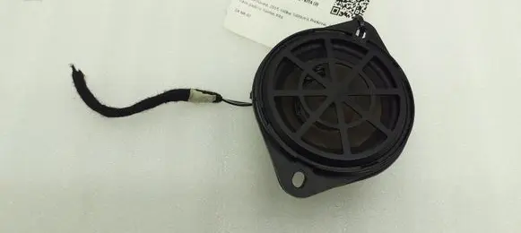 Volkswagen PASSAT B8 Panel speaker 8T0035397