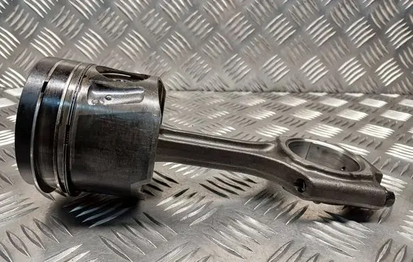 Opel Antara Piston with connecting rod 