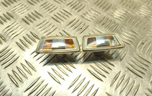 Opel Corsa E Front fender indicator light 13252455