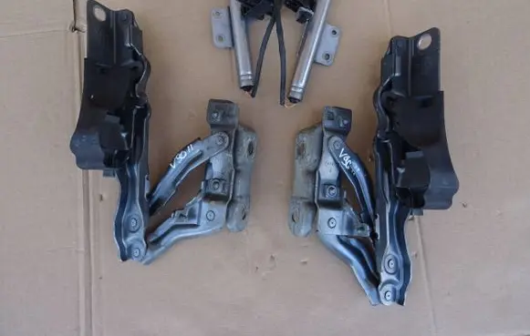 Volvo S90, V90 Engine bonnet/hood hinges 31651861 31651860