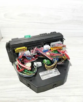 Mercedes-Benz C W204 Fuse module A2049009501 A2045459601