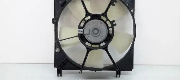 Toyota RAV 4 (XA20) Radiator cooling fan shroud 1671128130