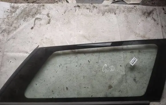 Rear side window