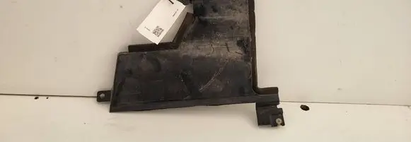 Nissan Leaf I (ZE0) Intercooler air guide/duct channel