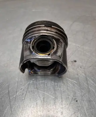 Mercedes-Benz Sprinter W906 Piston 171