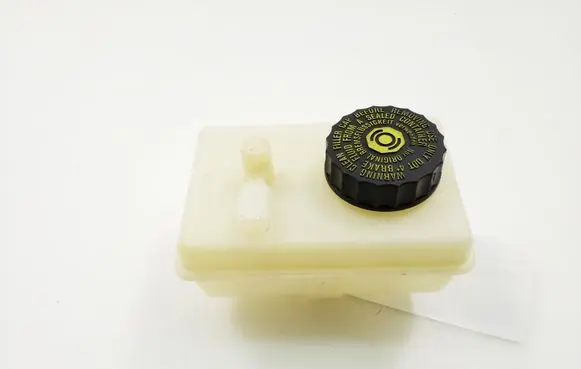 Mercedes-Benz CL C215 Brake fluid reservoir A2204300002