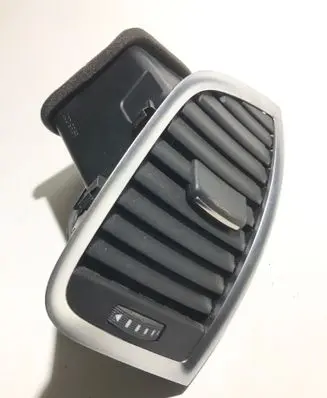 Audi Q7 4L Dashboard side air vent grill/cover trim 4L0820902