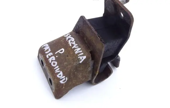 Mitsubishi Pajero Gearbox mount MR198012