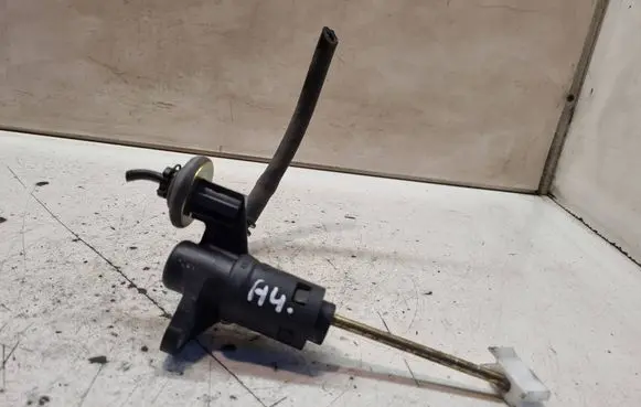 Audi A4 S4 B6 8E 8H Clutch master cylinder 8E1721401S