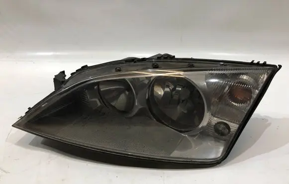 Ford Mondeo Mk III Headlight/headlamp 1S7113006