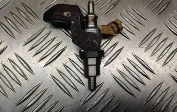 Toyota Corolla Verso AR10 Fuel injector 2371026011