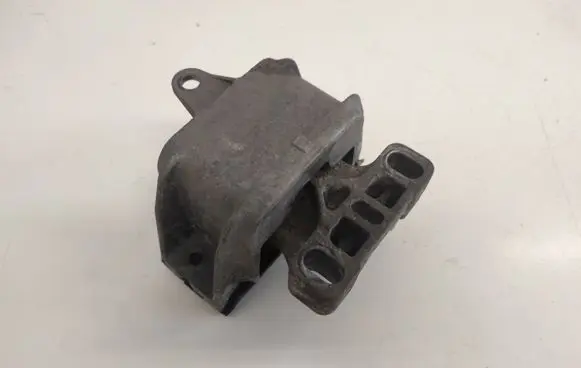 Volkswagen Golf IV Engine mount bracket 1J0199555