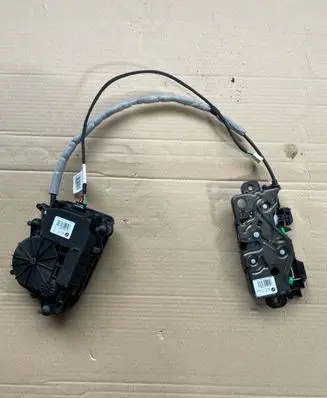 BMW 7 G11 G12 Tailgate lock latch 73570977441014