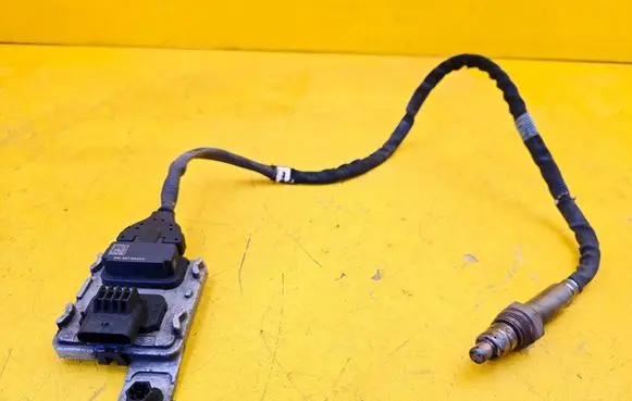 Skoda Superb B8 (3V) Lambda probe sensor 04L907805ES 04L907805E