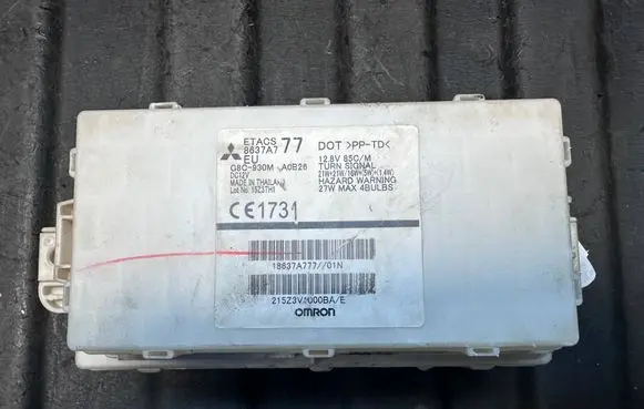 Mitsubishi L200 Fuse module 8637A777 18637A777 G8C930M