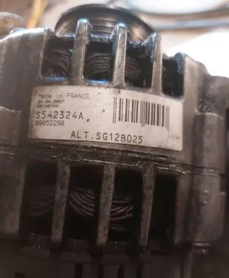 Audi A8 S8 D2 4D Generator/alternator 437173