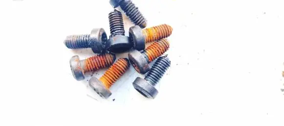 Volkswagen Golf IV Nuts/bolts 