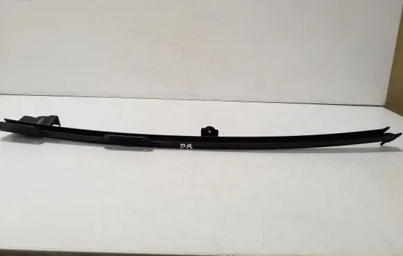 Subaru Impreza VI Front door windshield rail 