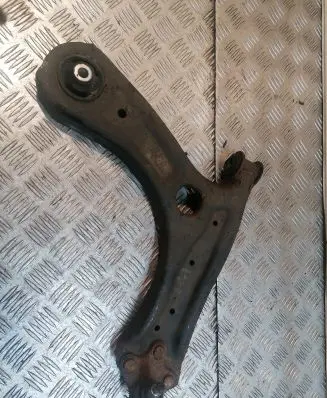 Skoda Fabia Mk2 (5J) Front lower control arm/wishbone 6R0407152M