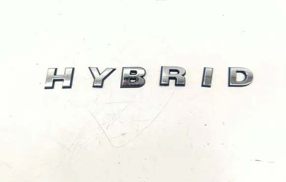 Volkswagen Jetta VI Fender model badge letters 