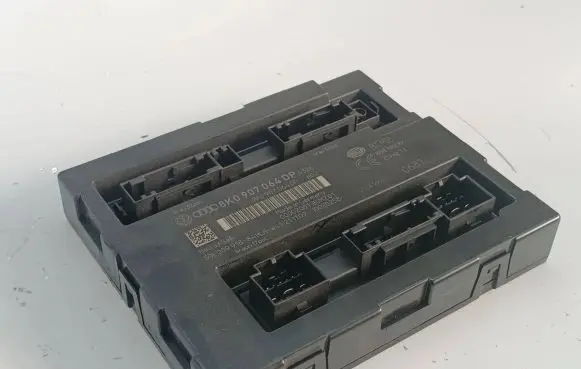Audi A5 Sportback 8TA Comfort/convenience module 8K0907064DP 5DK00991884
