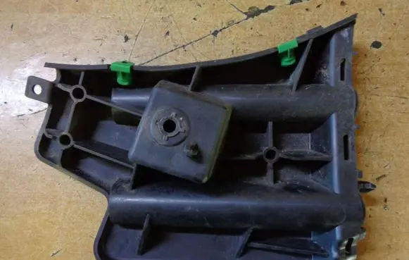 Volvo V60 Fender mounting bracket 30796625