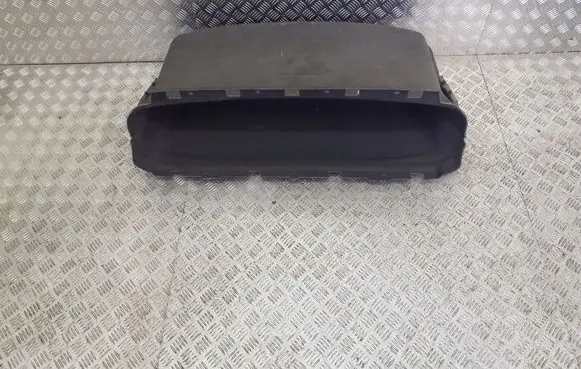 Opel Tigra B Front trunk storage compartment 