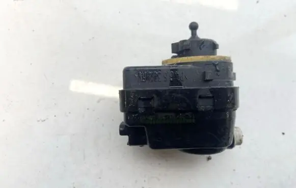 Peugeot 406 Headlight level adjustment motor PA66307FV